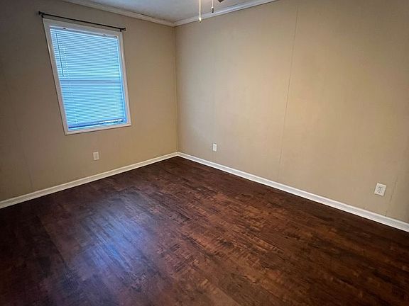 3rd image of 310 Genelda Ave APT 2