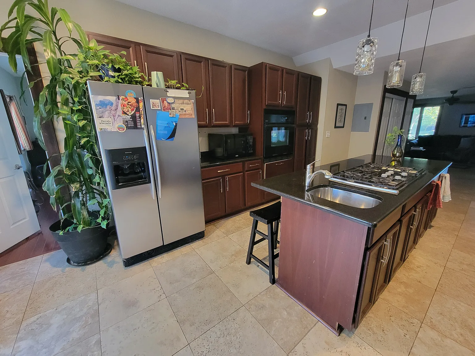 3 bed, 1450 sqft, $3,200 — Photo 3