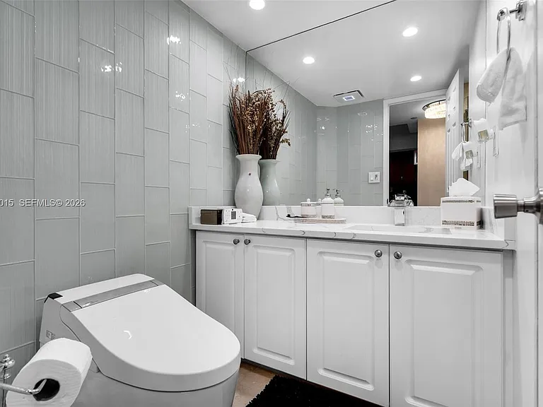 18151 NE 31st Ct #Penthouse 205 — Photo 20