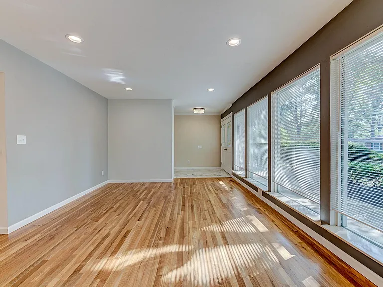 814 Fernview Dr — Photo 10