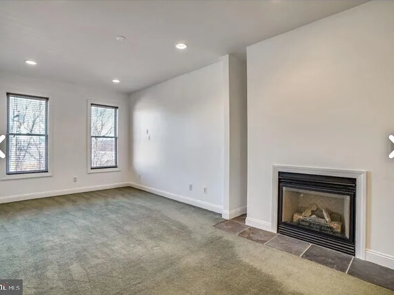 111 E Cross St — Photo 18