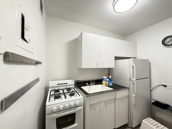 139 East 33rd Street image 5 of 11