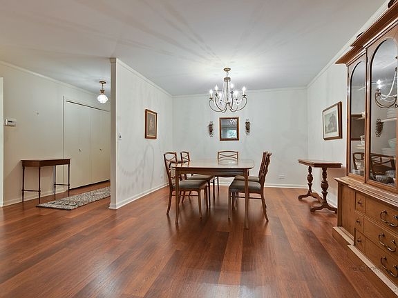 2nd image of 90 Franklin Pl E APT 103