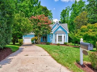 8121 Bluffridge Dr, Raleigh, NC 27615