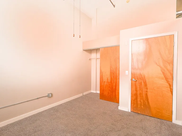 920 Broadway Blvd — Photo 8