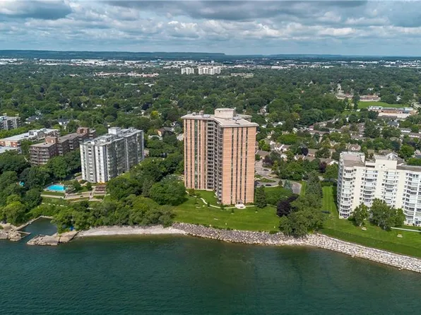 5250 Lakeshore Rd #1204, Burlington, ON L7L 5L2