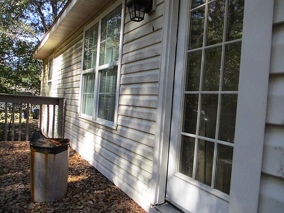 2nd image of 109 Oakwood Drive
