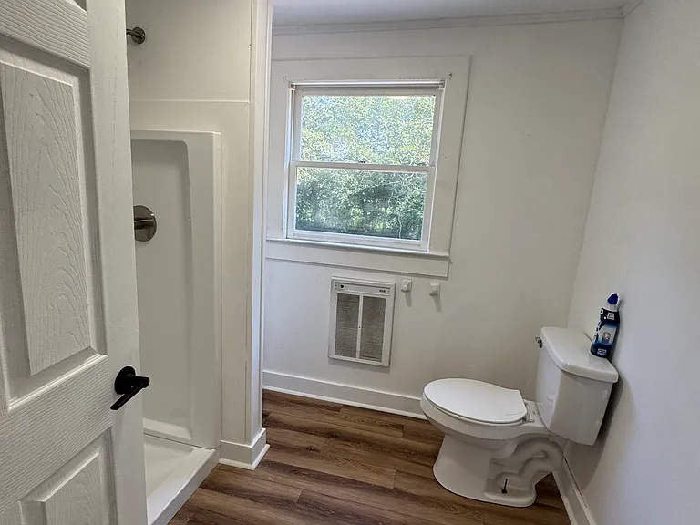 1084 Forbes Ln — Photo 13