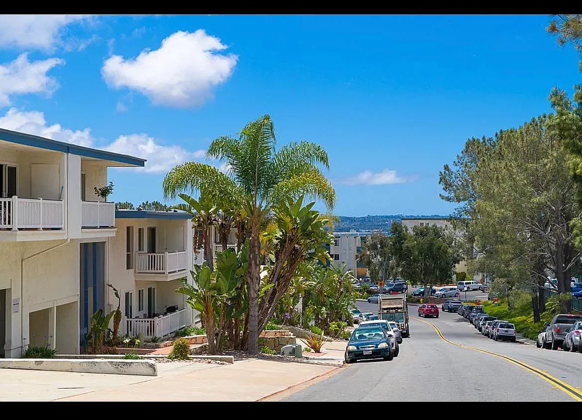 2 bed, 790 sqft, $2,975 — Photo 1