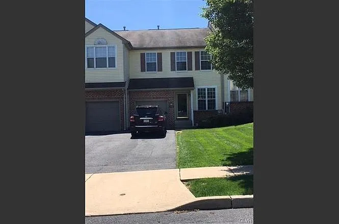 Front of the townhouse - One Garage