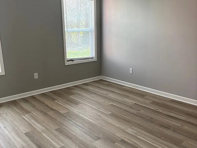 332 W Edmunds St — Photo 3