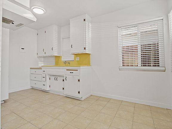 3rd image of 825 N Obispo Ave #827