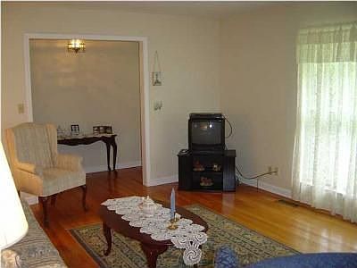 5th image of 4035 Knollwood Dr