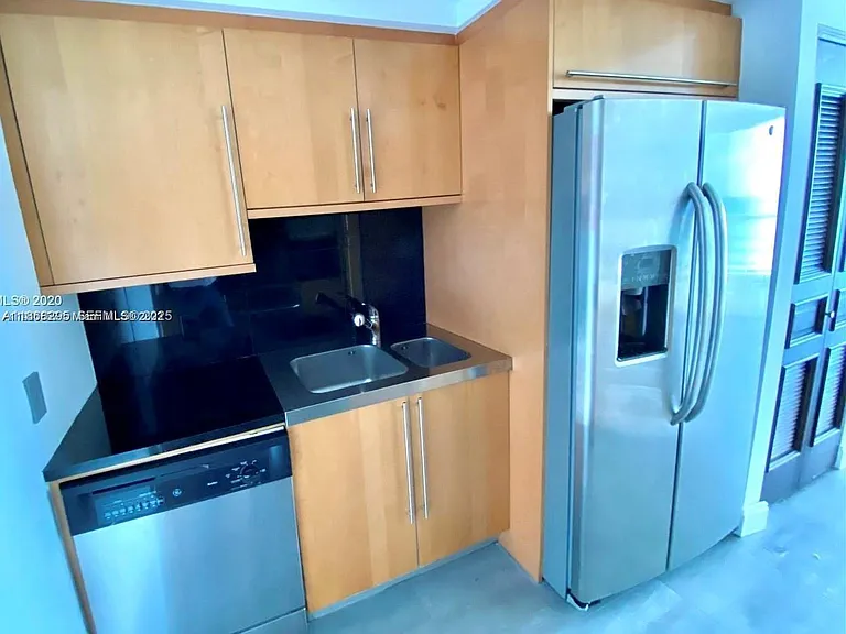 6365 Collins Ave #3010 — Photo 10