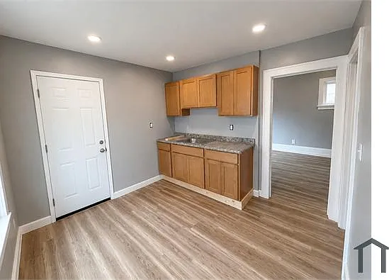 12505 Imperial Ave — Photo 9
