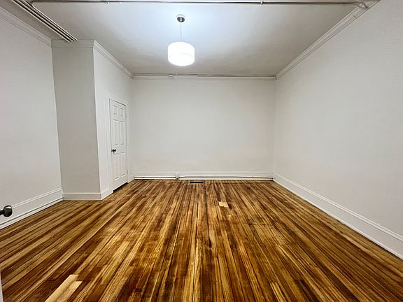 4th image of 502 S Center St #D