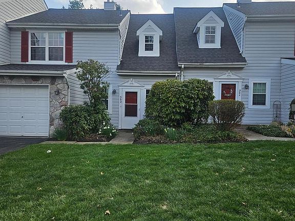3rd image of 302 Independence Dr