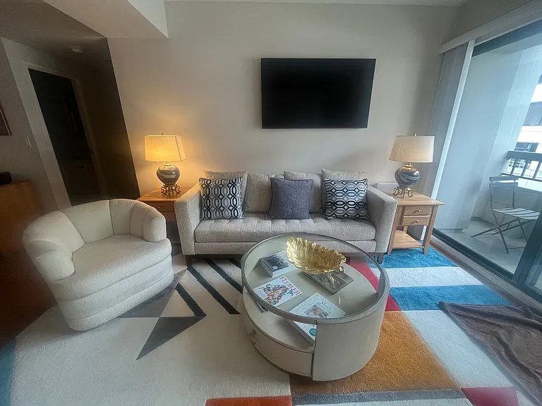 601 Van Ness Ave #309 — Photo 2