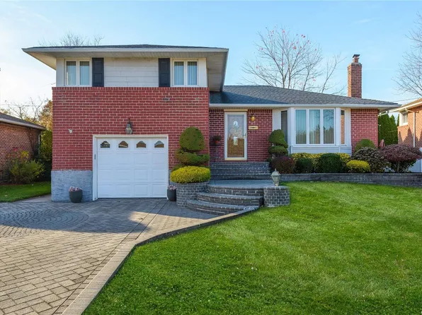 117 Beverly Place, Levittown, NY 11756