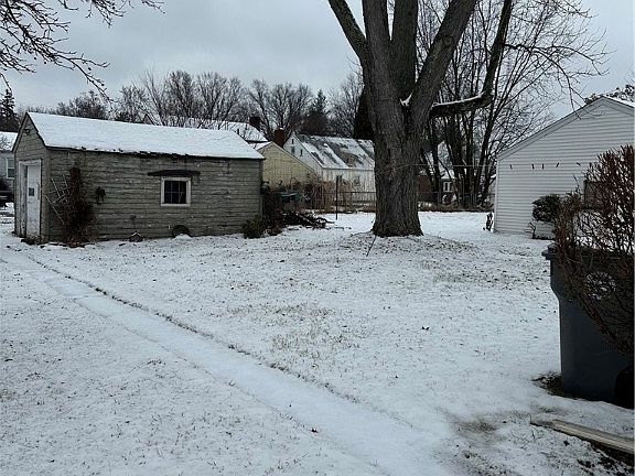 5th image of 204 Wychwood Ln