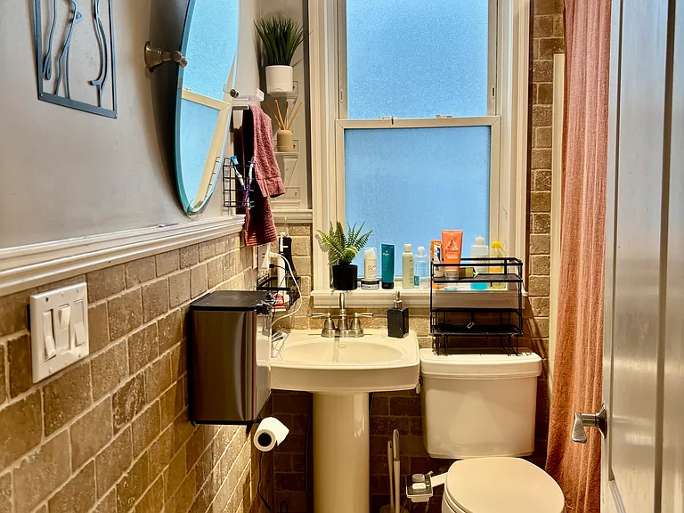 15 Hecla St #1 — Photo 7