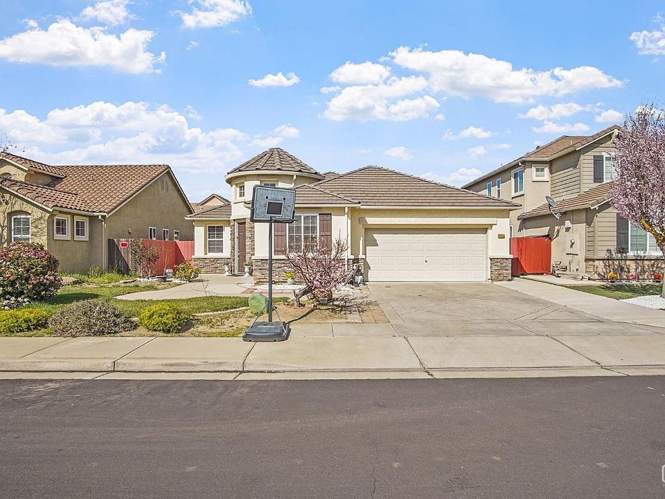 1st image of 2153 Kapreil Way