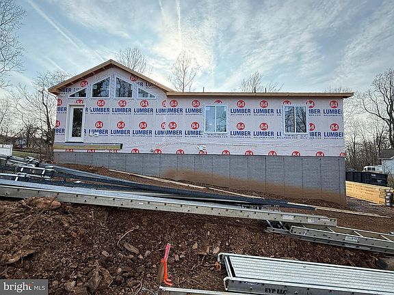 3rd image of 19 Highridge Rd