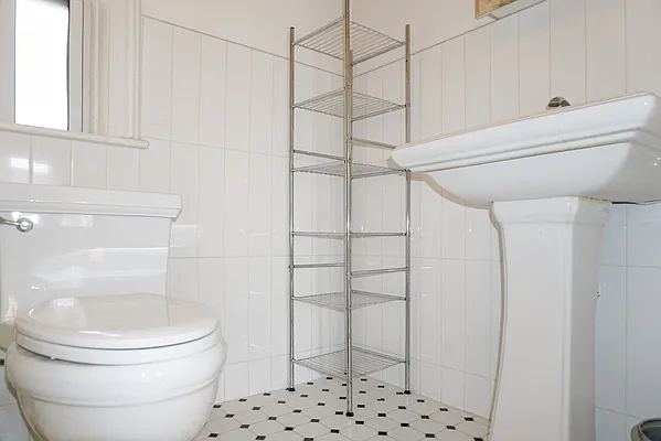 Rented by Compass | media 10