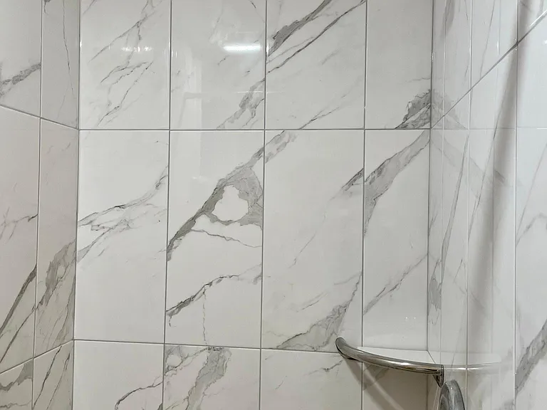 Shower on the lower floor