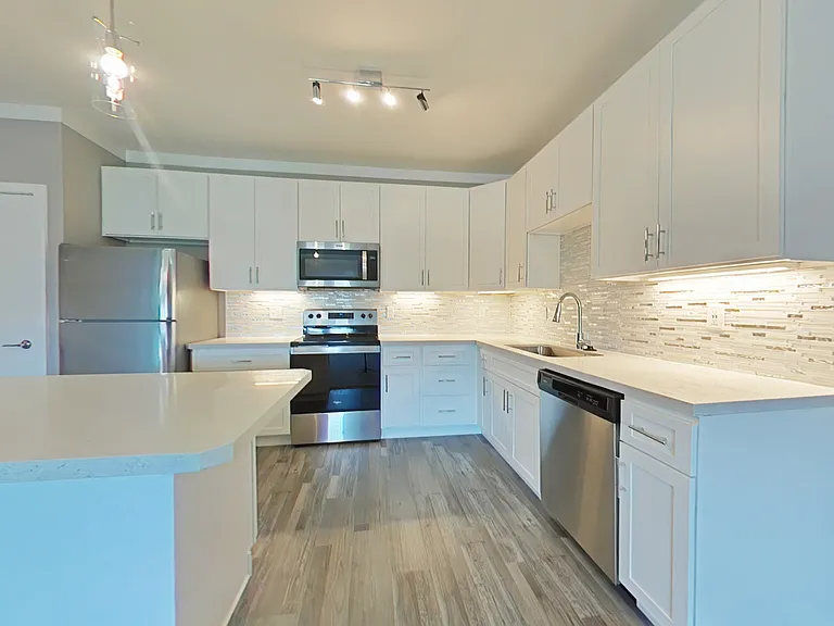 Allure Apartments — Photo 78