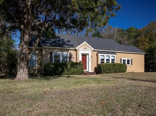 413 Colonial Dr, Henderson, TX 75652