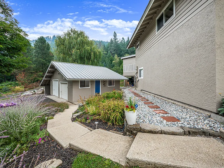 9581 E Leavenworth Rd — Photo 26