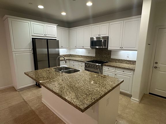 3rd image of 755 N Via Dolcetto