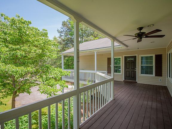 4th image of 155 Greenvista Ln