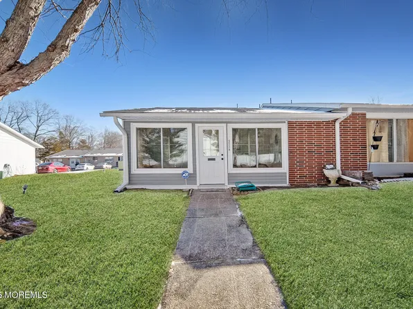 552A Sheffield Court, Lakewood, NJ 08701