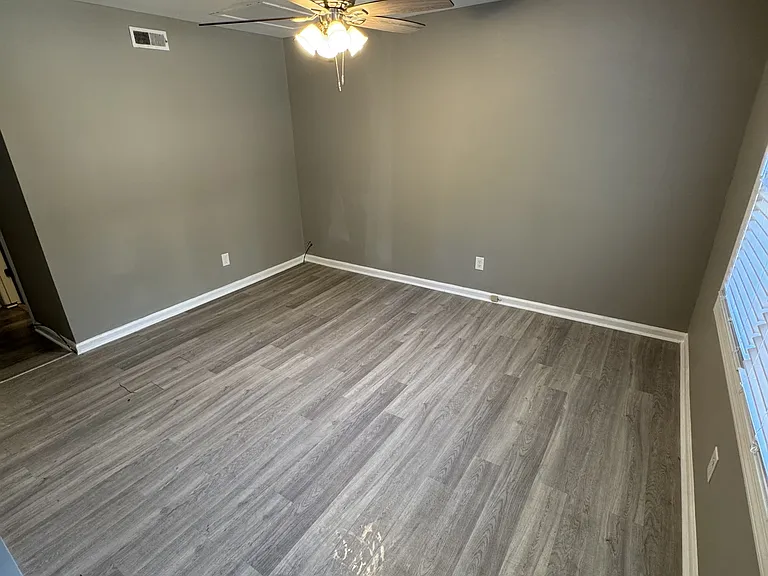 113 Aqua Ct — Photo 1