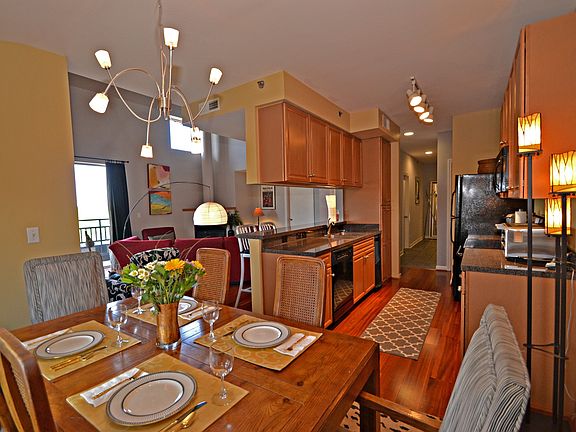 4th image of 2700 Ashland Ave Unit 55