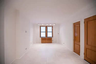 Rented by LEE & ASSOCIATES NYC RESIDENTIAL LLC