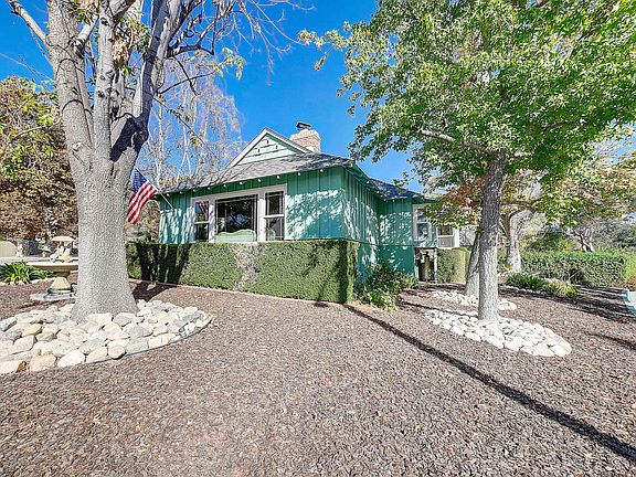 3rd image of 2246 Crescent Ave
