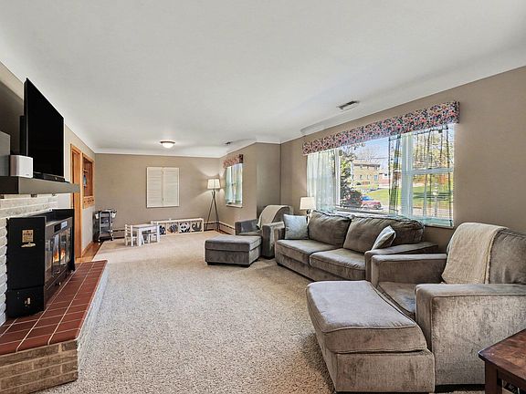 4th image of 17 Shenandoah Dr