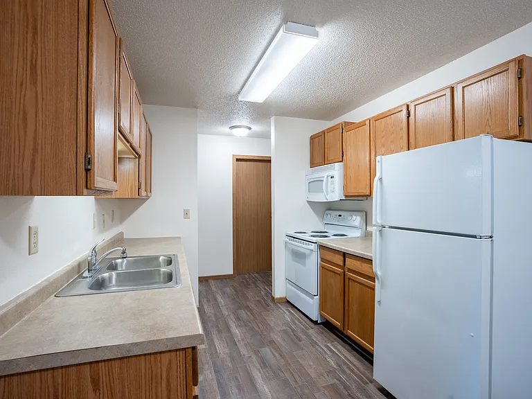 Fargo, ND Prairie Park Apartments | Kitchen