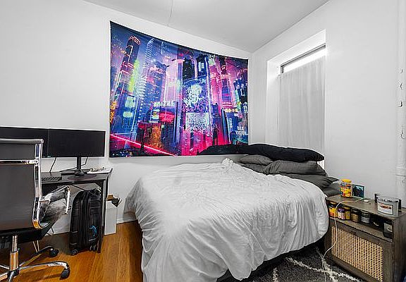 4th image of 1457 3rd Ave APT 4S