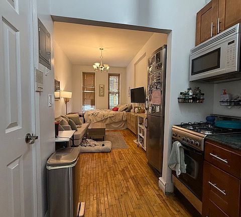 4th image of 416 E 78th St APT 1A