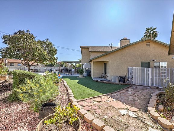 2nd image of 1833 Palo Alto Cir