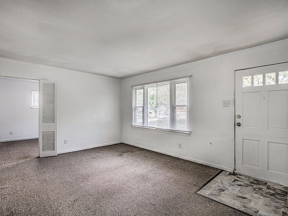 4th image of 9815 Lorna Ln #1