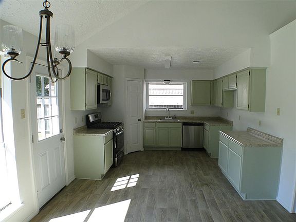 4th image of 22018 Rivermead Dr