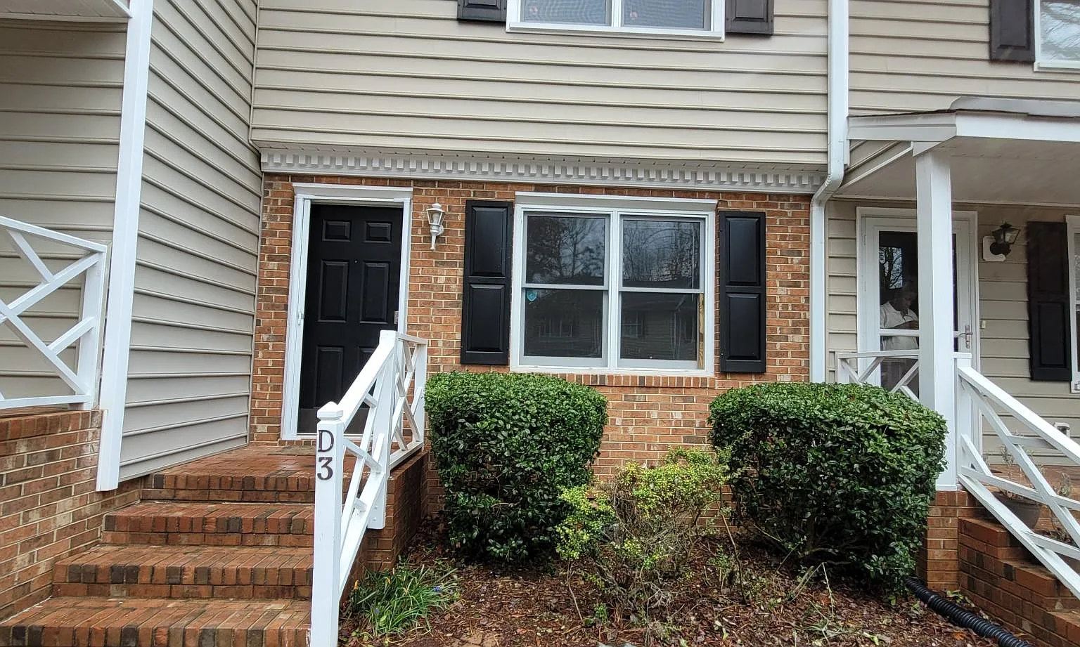 2 bed, 2.5 bath, 1024 sqft, $1,590 — Photo 1