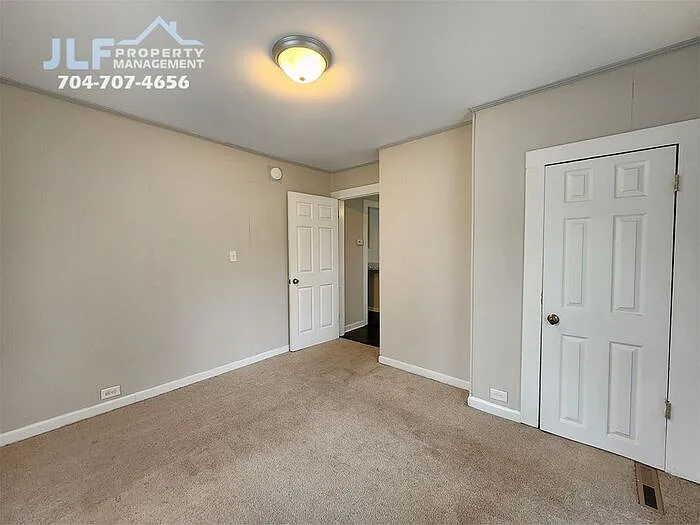 507 S Vance St — Photo 14
