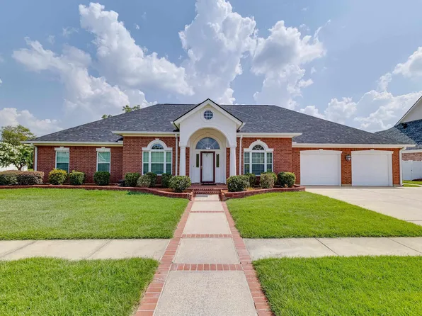 18 Waters Edge Dr, Monroe, LA 71203