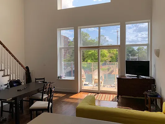 Rented by Premier Metro Realty Corp | media 72